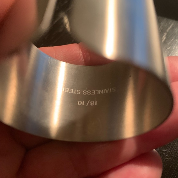 Stainless Steel Modern napkin rings - Picture 6 of 7